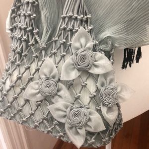 Expandable organza bag. Grey color